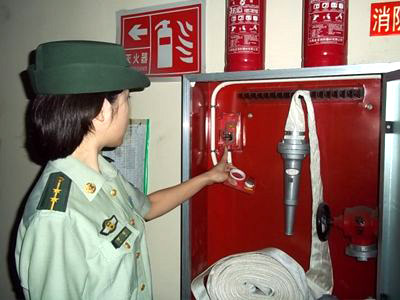 檢查室內消火栓